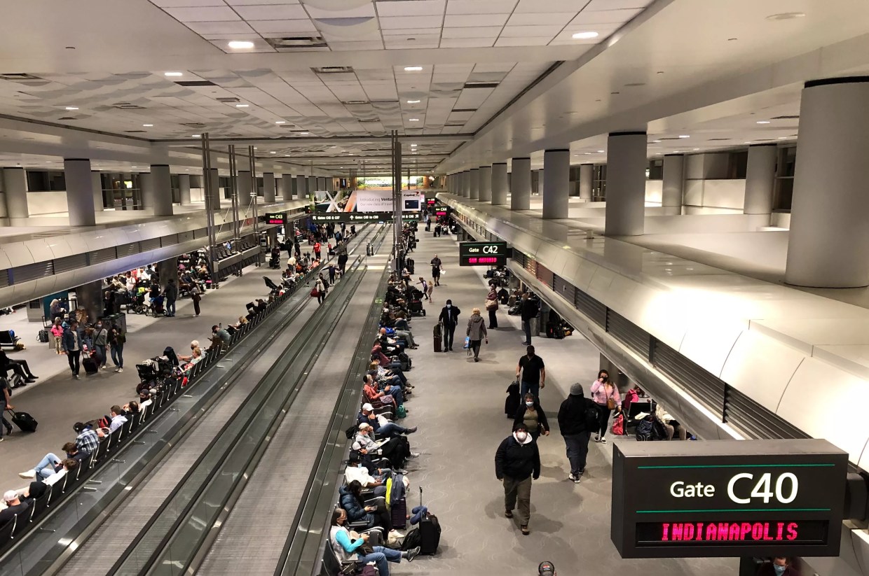 Denver Airport Flight Delays Surge Amid Winter Storm, Holiday Travel