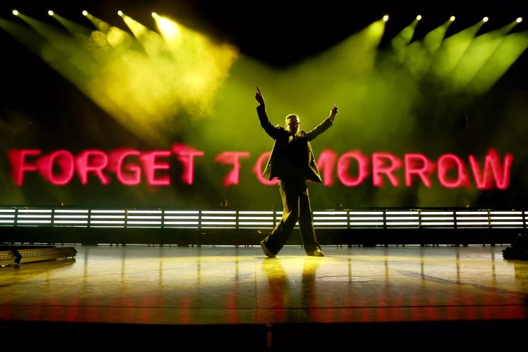 Justin Timberlake dancing on stage