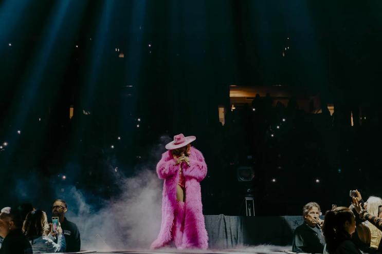 Mary J. Blige performing at Denver Ball Arena