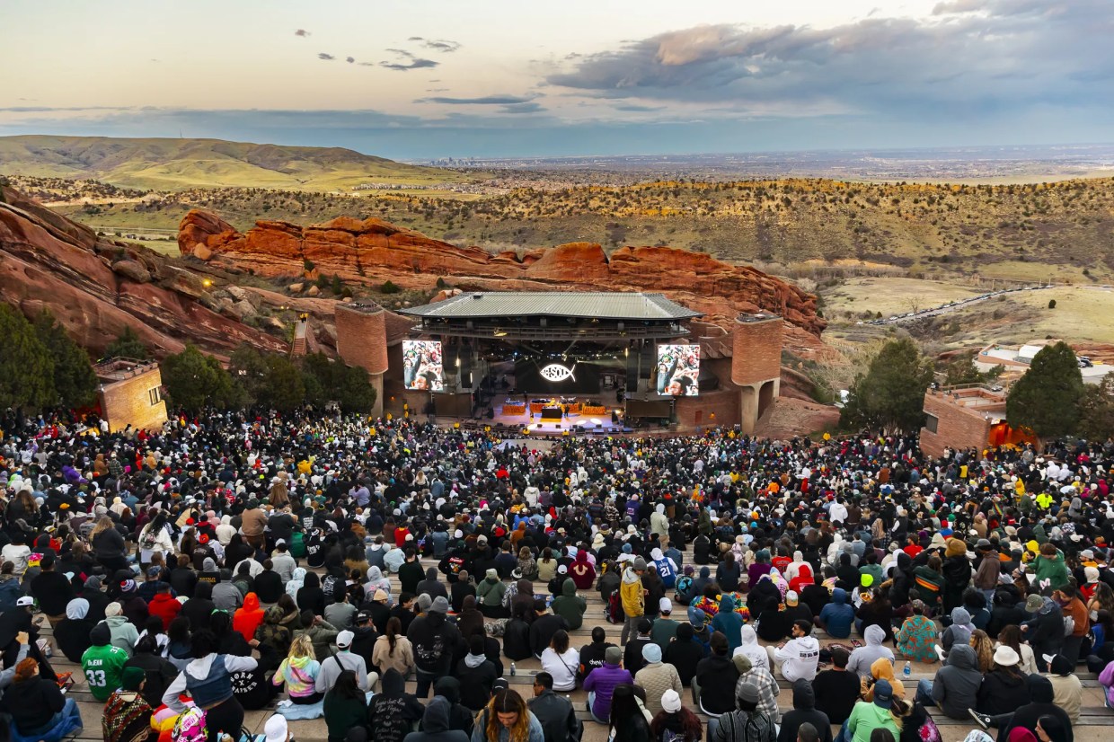 A photo of Red Rocks filled with concertgoers for Wiz Khalifa on 4/20.