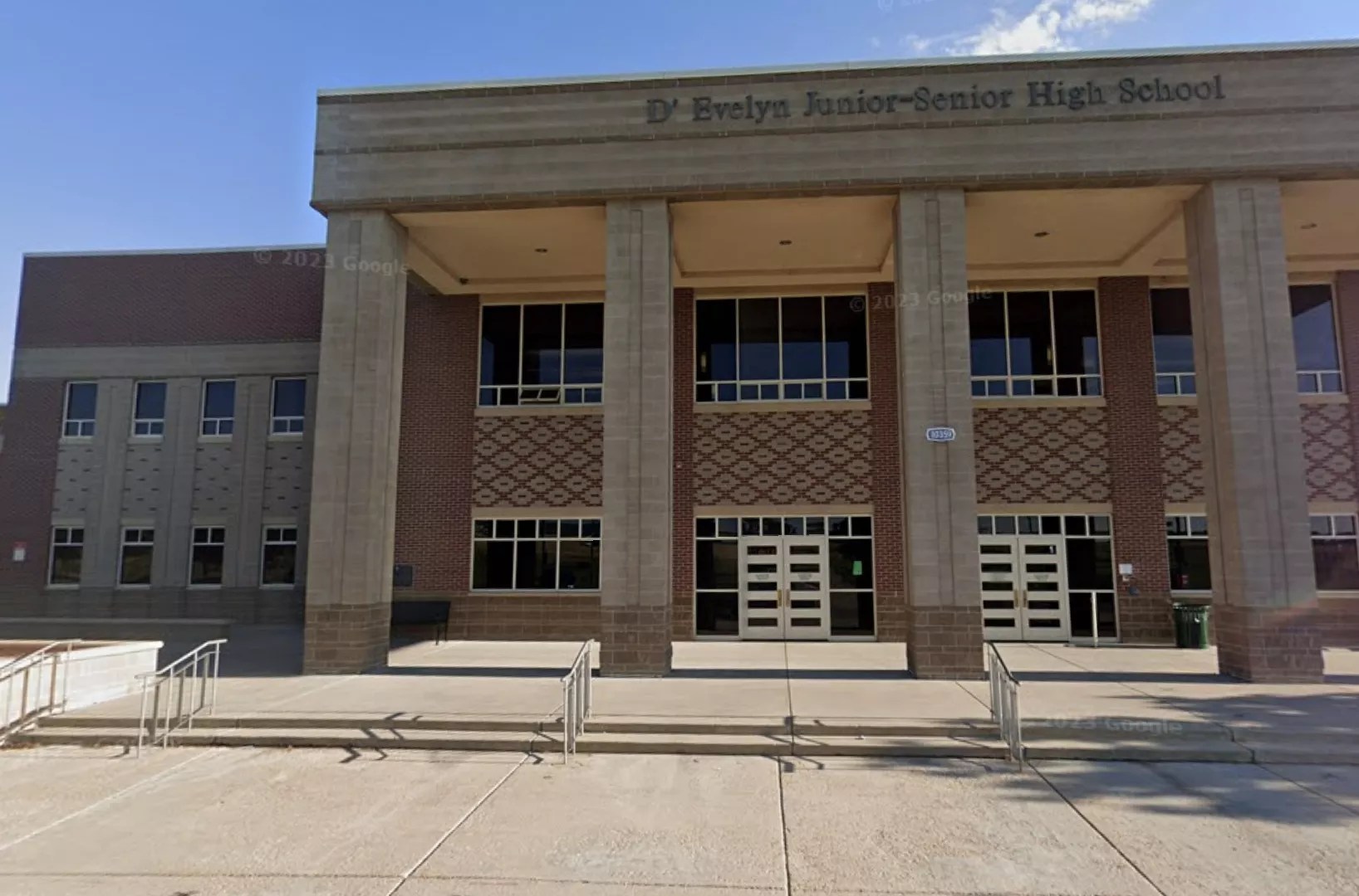 D'Evelyn Junior/Senior High School